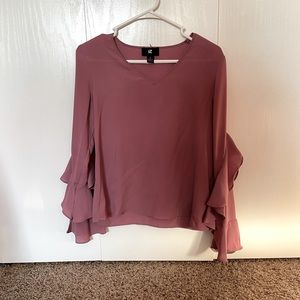 Super cute dusty pink top!